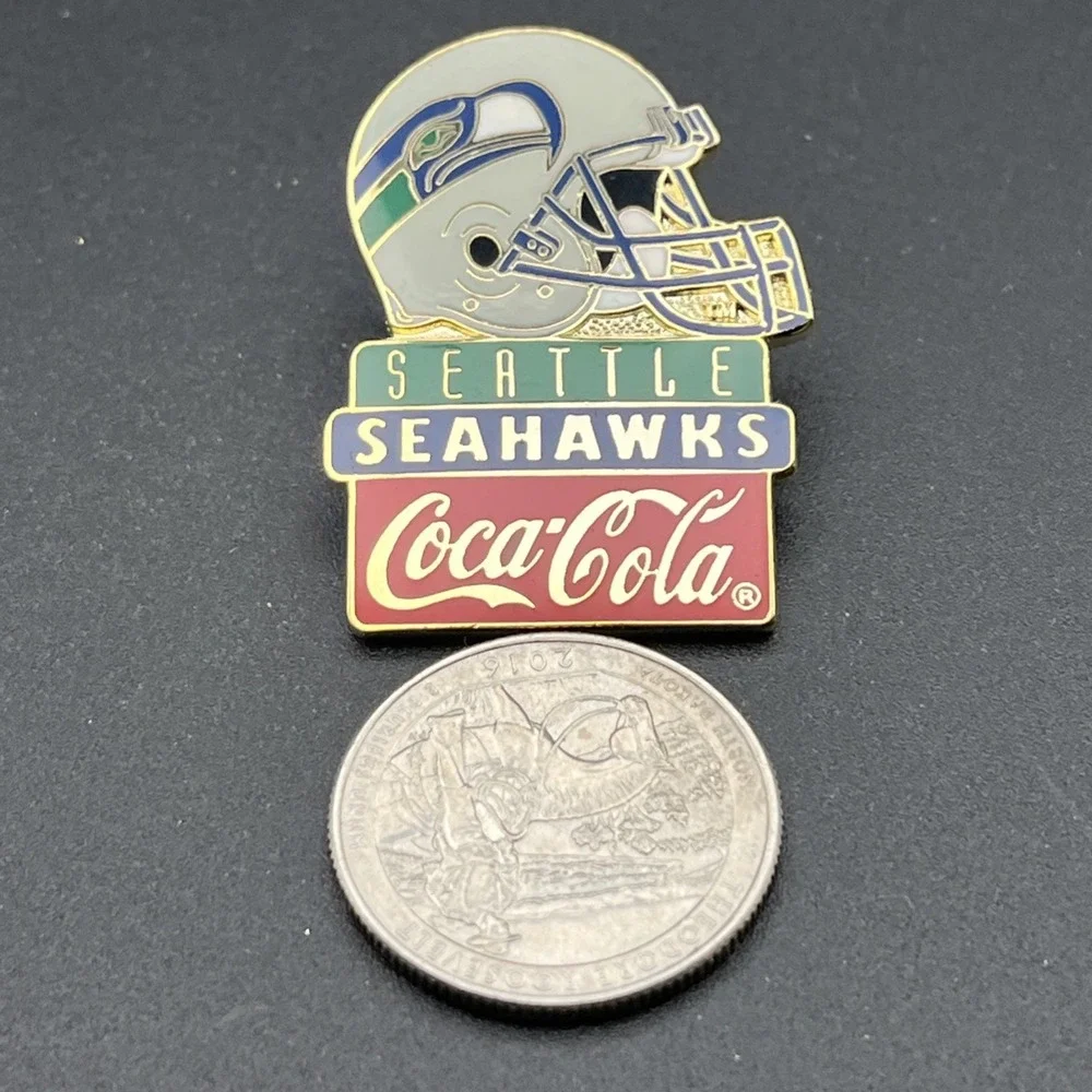 Coca-Cola Coke Seattle Seahawks Helmet NFL‎ Football Super Bowl XXVIII Hat Pin